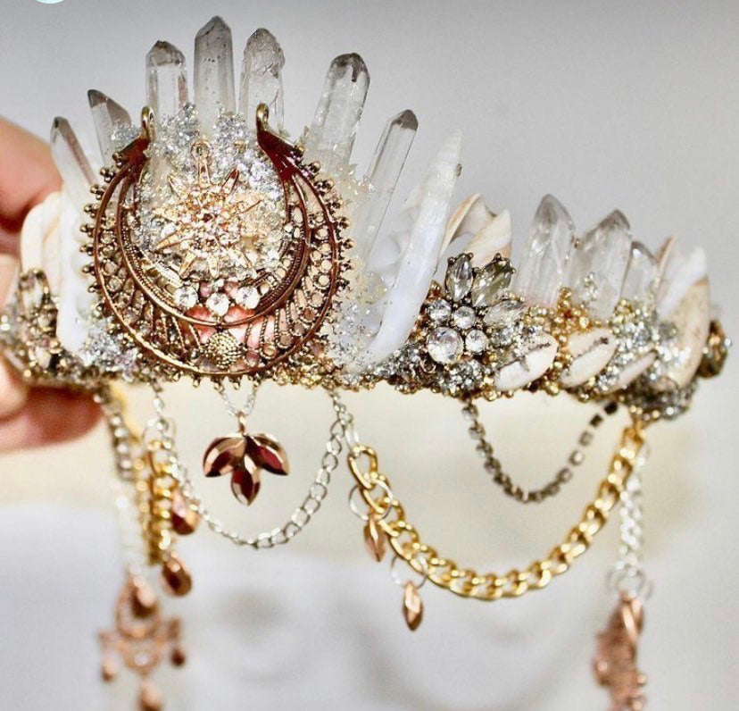 Rose gold crystal and shell crown